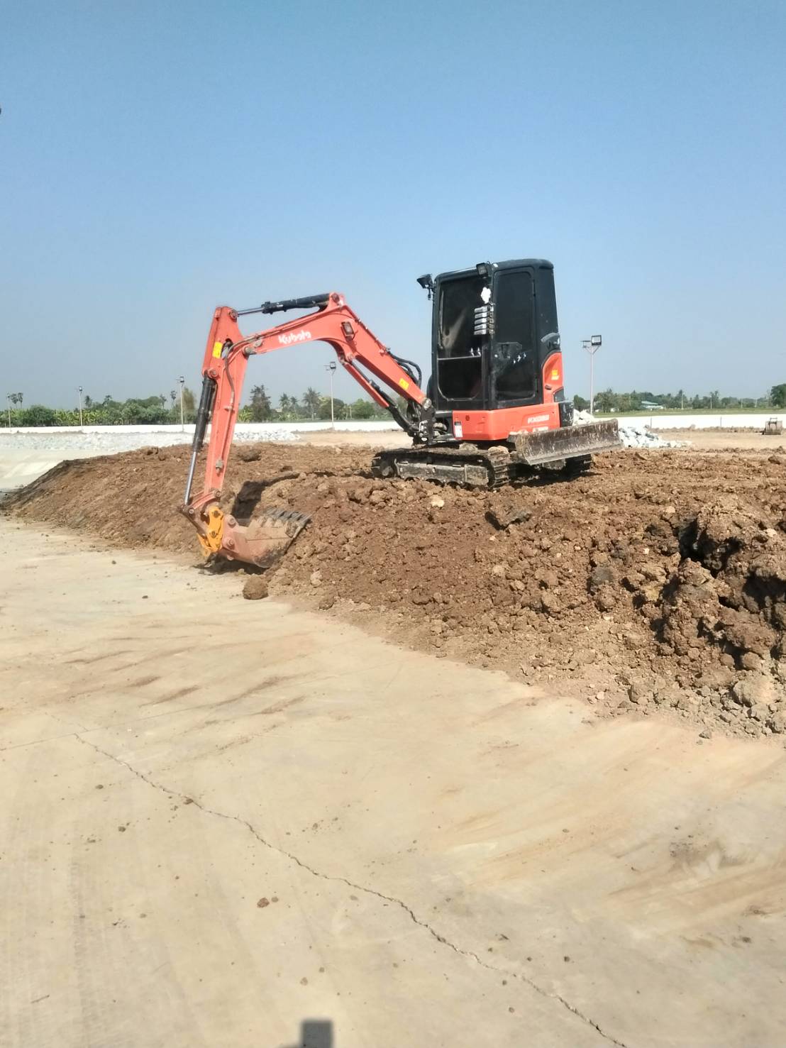 เช่ารถแม็คโคร สุพรรณบุรี