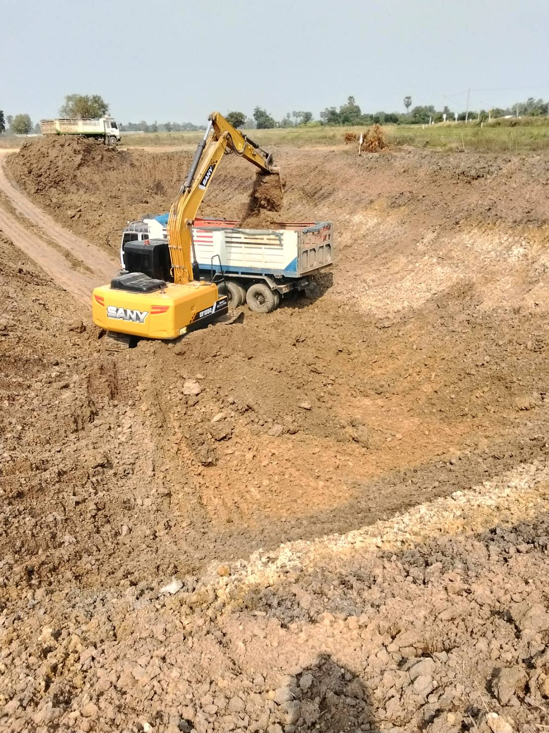 เช่ารถแม็คโคร สุพรรณบุรี